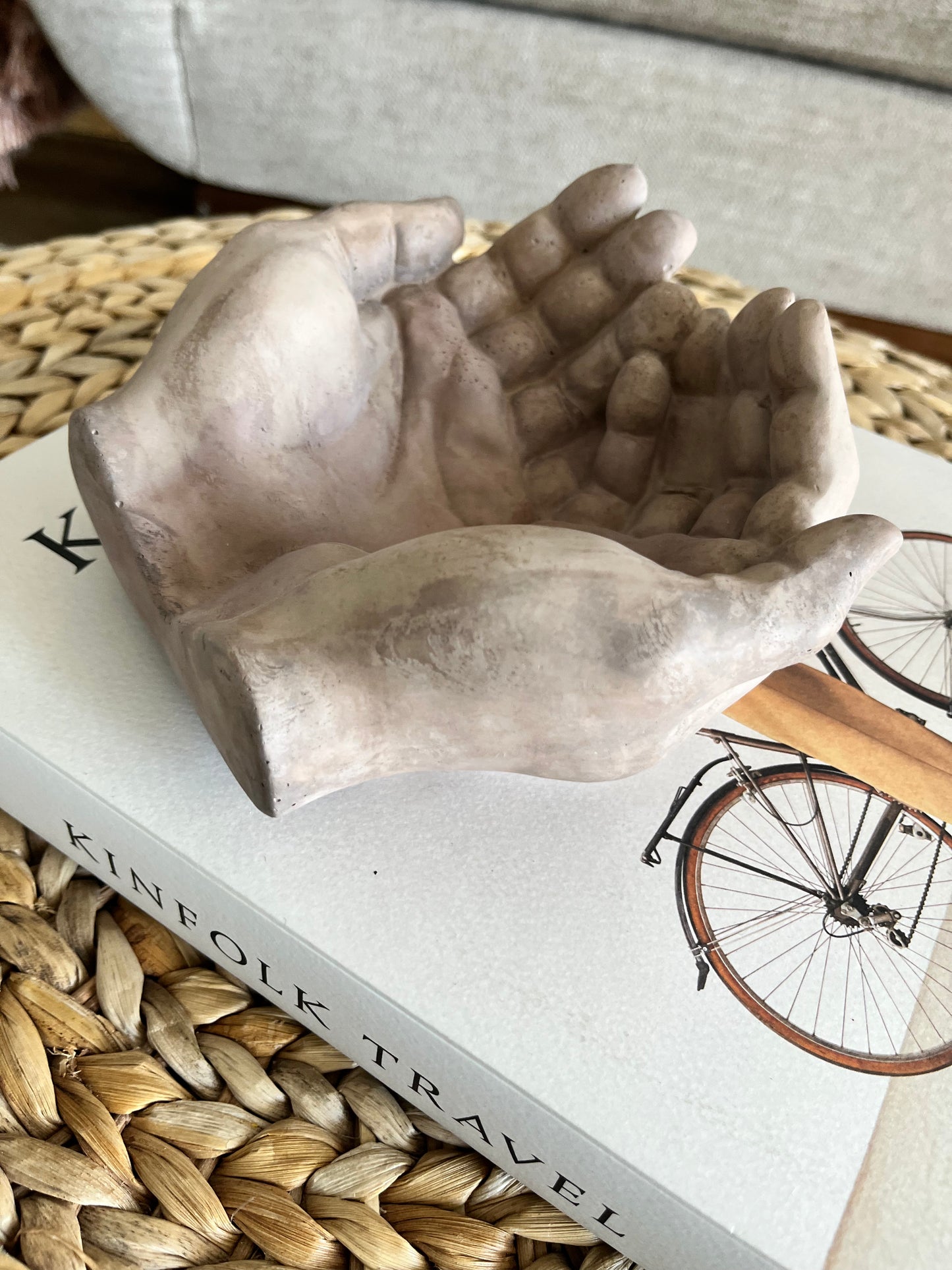 hands jewelry holder
